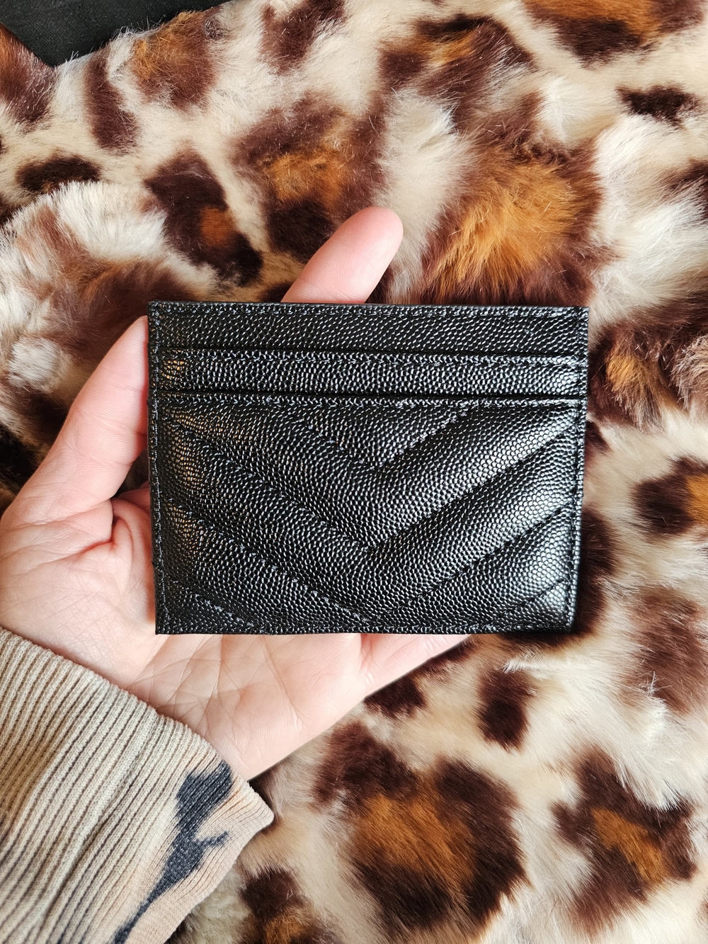 Saint Laurent Black Quilted Cardholder with Gold YSL Logo - Picture 2 of 4